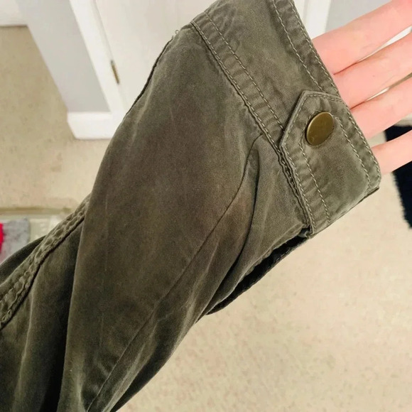 🌟Army Green Bomber Jacket🌟 - Picture 5 of 5